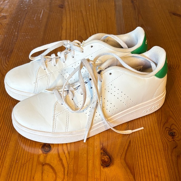 Adidas Classic White and Green Sneakers - Picture 1 of 9